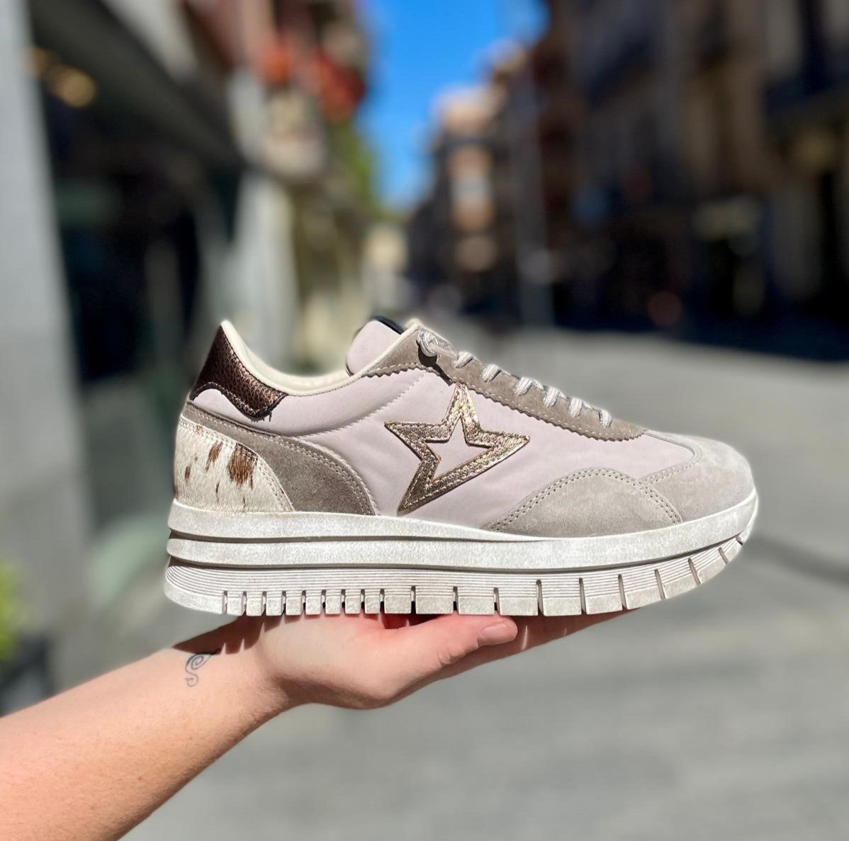 Sneakers